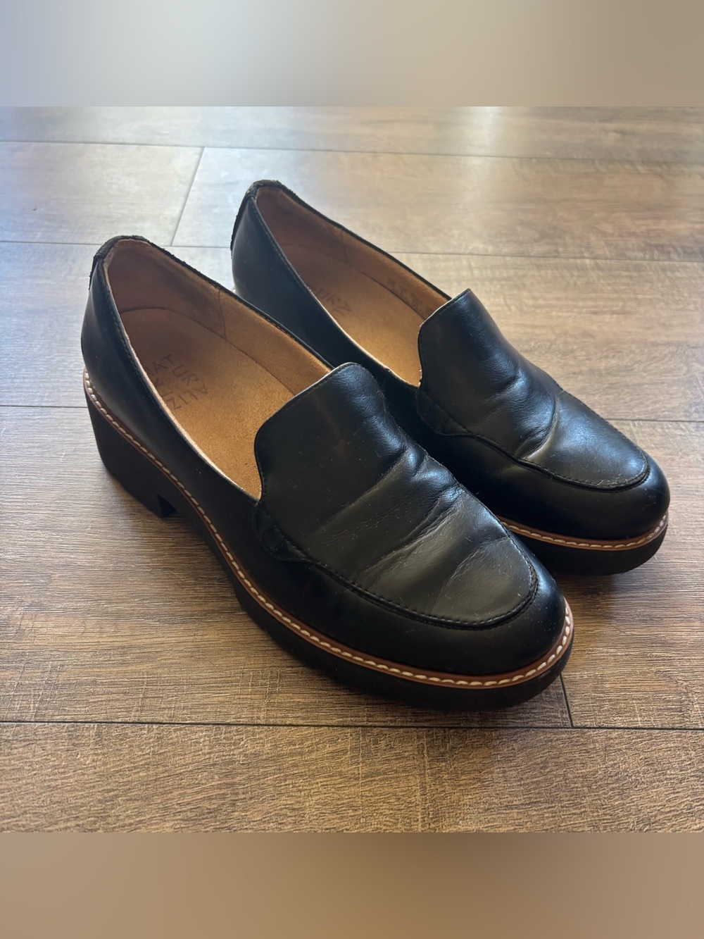 Naturalizer Women’s Size 8 Black Leather Platform Slip On Penny Loafers Shoes